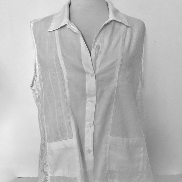 White Cotton Sleeveless Blouse, Button-Down, with lace and two pockets - Picture 1 of 7